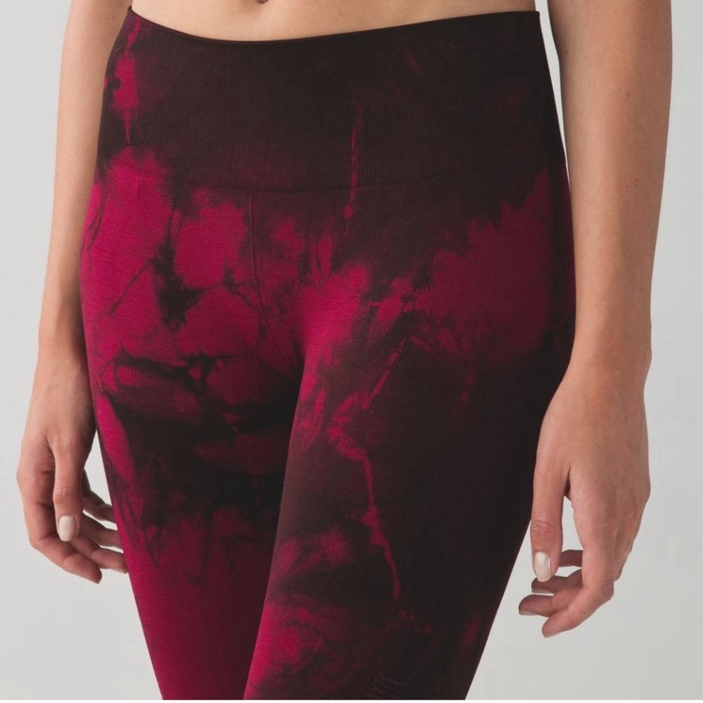 Lululemon In The Flow Crop II  | Wine Berry/ Bordeaux Drama | Size 6